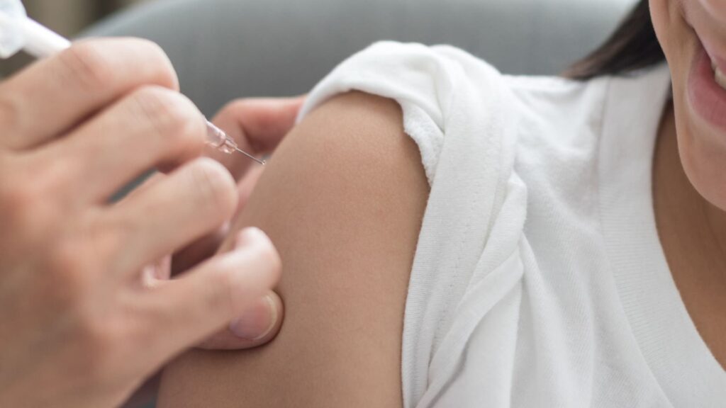 La importancia de vacunar a las niñas contra el VPH