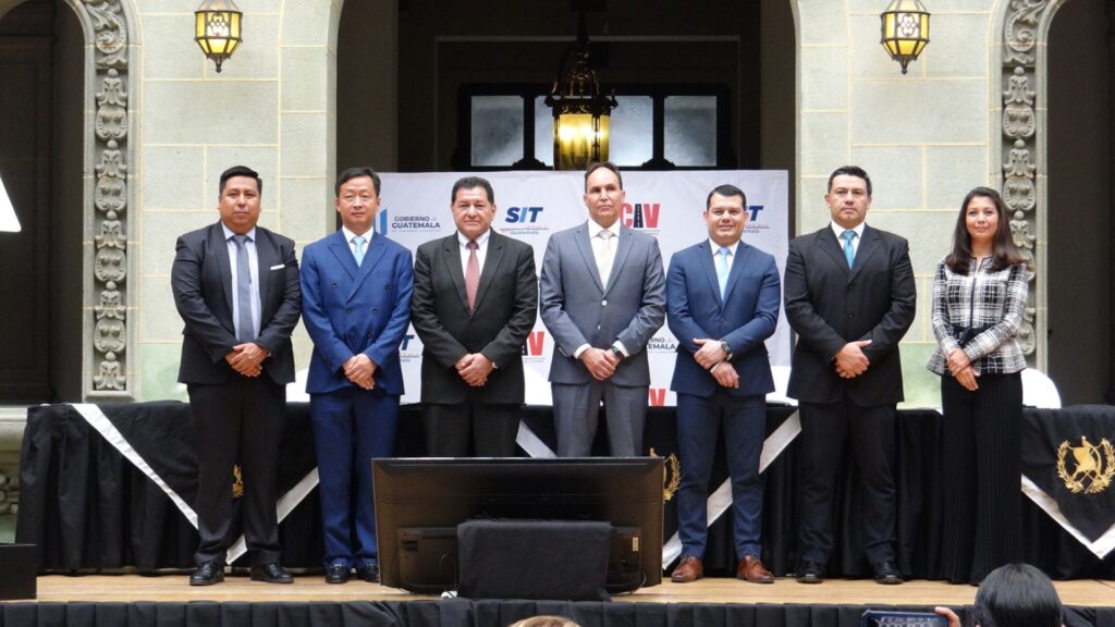 HUAWEI otorga becas y certificaciones a talento guatemalteco