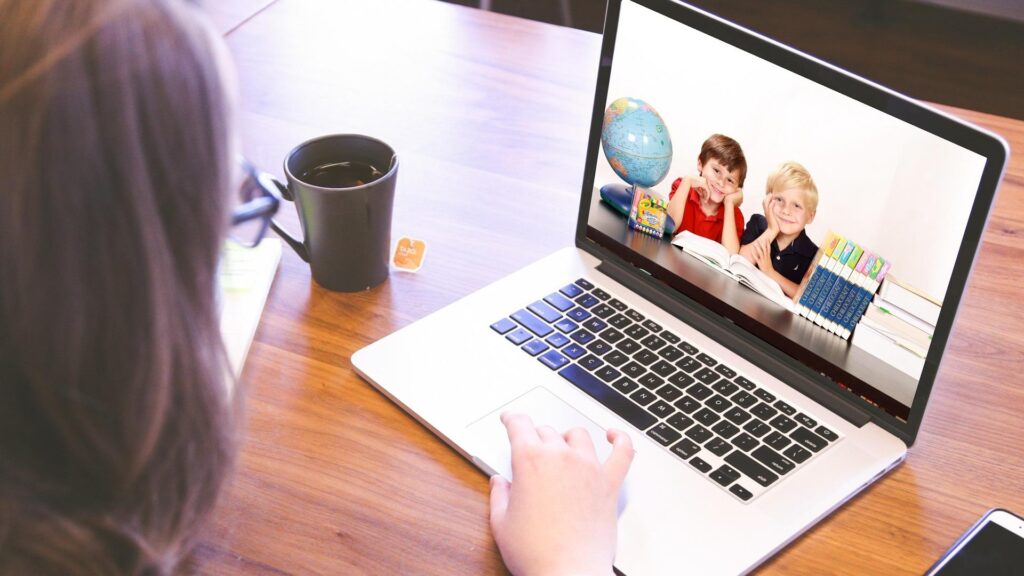 El homeschool no es dar clases en Zoom