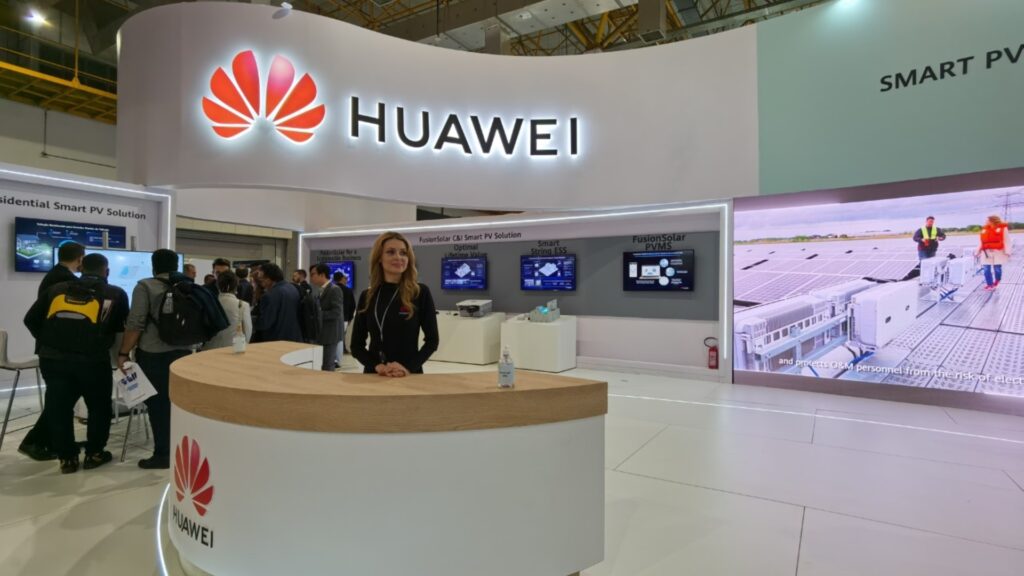 Presidente de Huawei Digital Power destaca potencial de energía solar inteligente