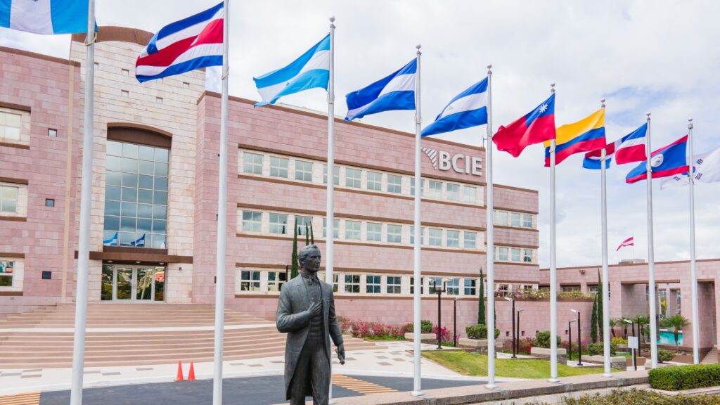 BCIE aprueba ayuda de emergencia para la atención de daños ocasionados por el ciclón tropical Julia