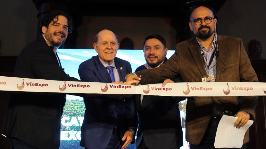 ProChile promueve las mejores viñas chilenas en VinExpo 2022