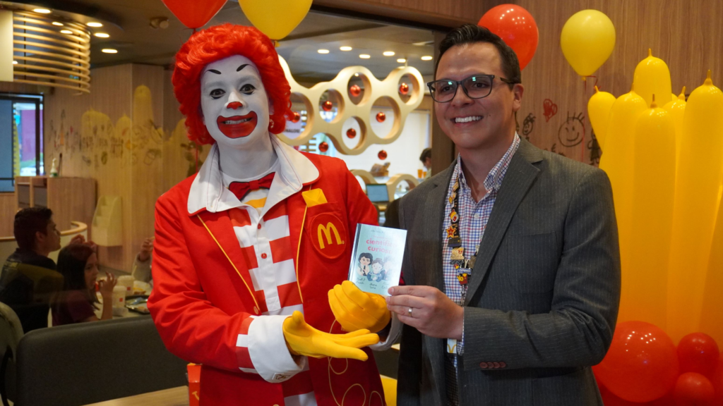McDonald’s se convierte en uno de los mayores distribuidores de libros en Mesoamérica 