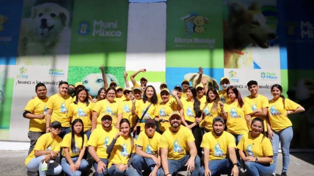 Voluntarios de EPA pintaron las instalaciones del albergue Municipal de Mixco