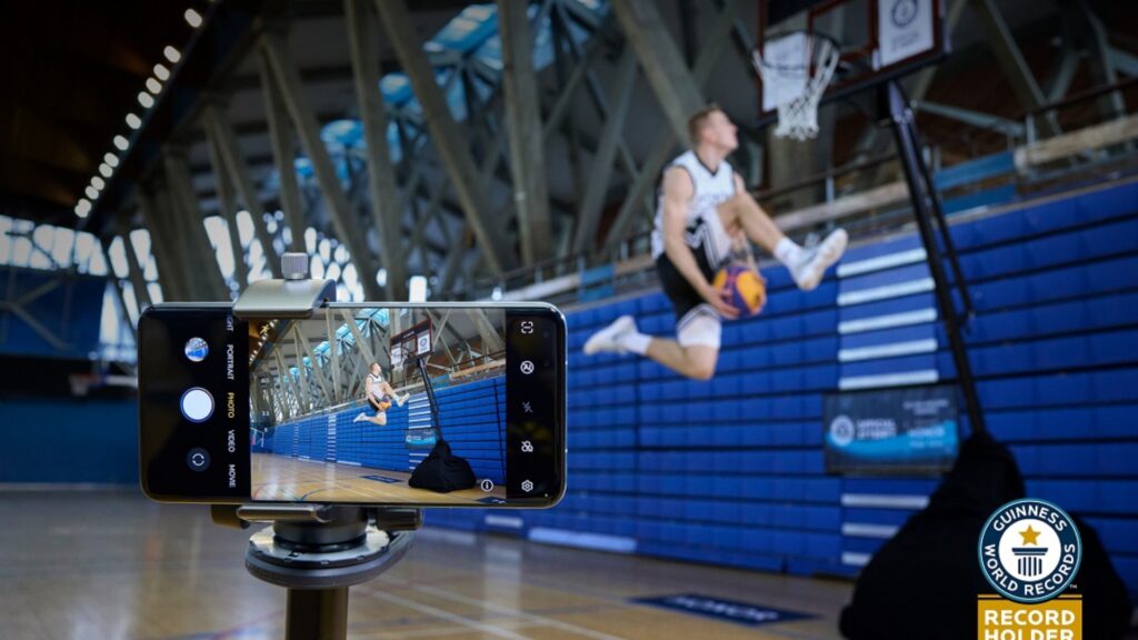 "Grabo" rompe el Récord Guinness de slam-dunk junto a Honor