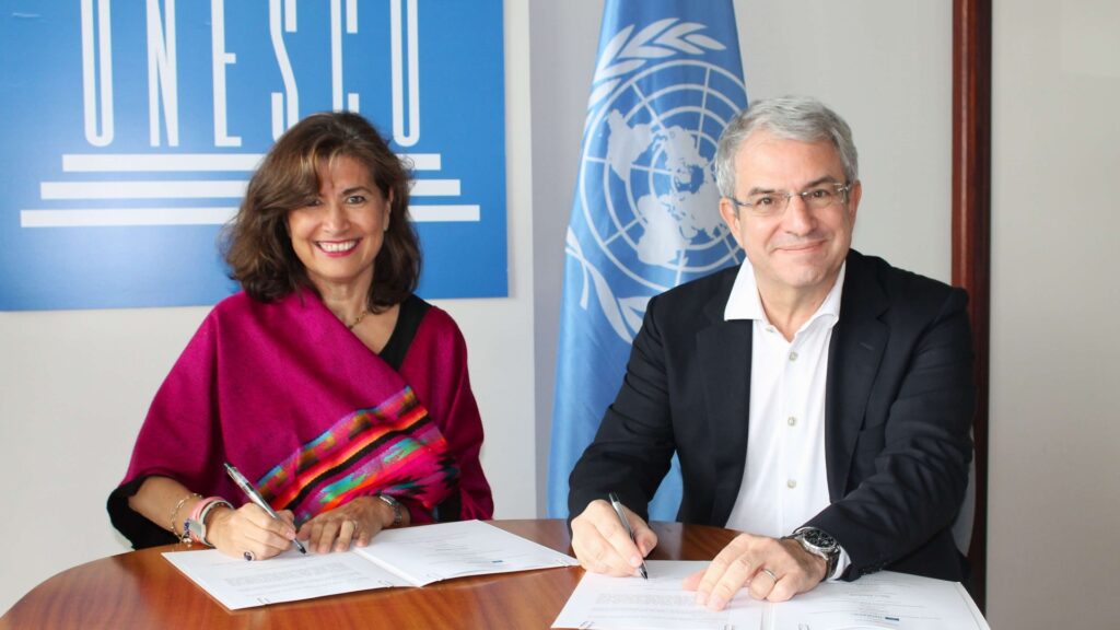 Nestlé anuncia una nueva alianza con la UNESCO para invertir en el potencial de las juventudes