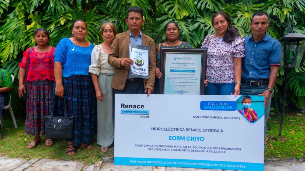 Hidroeléctrica Renace, contribuye con establecimientos educativos