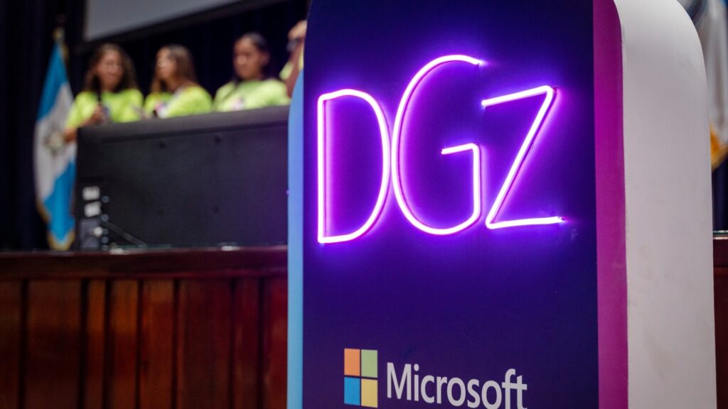 Microsoft lanza iniciativa DigiGirlz en la Universidad Rafael Landívar