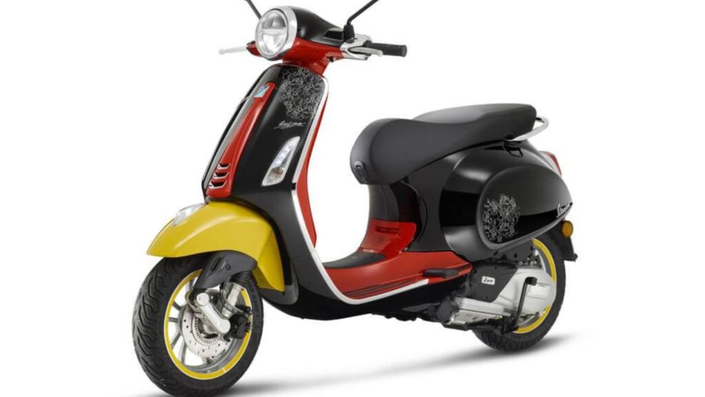 Vespa celebra el centenario de Disney