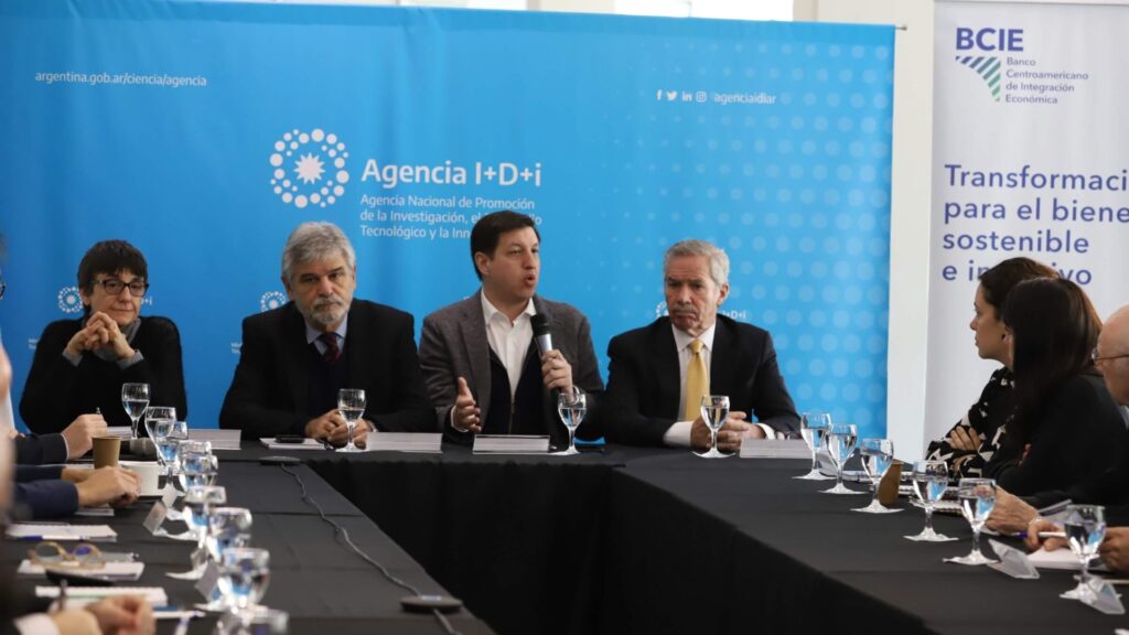 BCIE y la República Argentina impulsan Programa de Becas de Posgrado