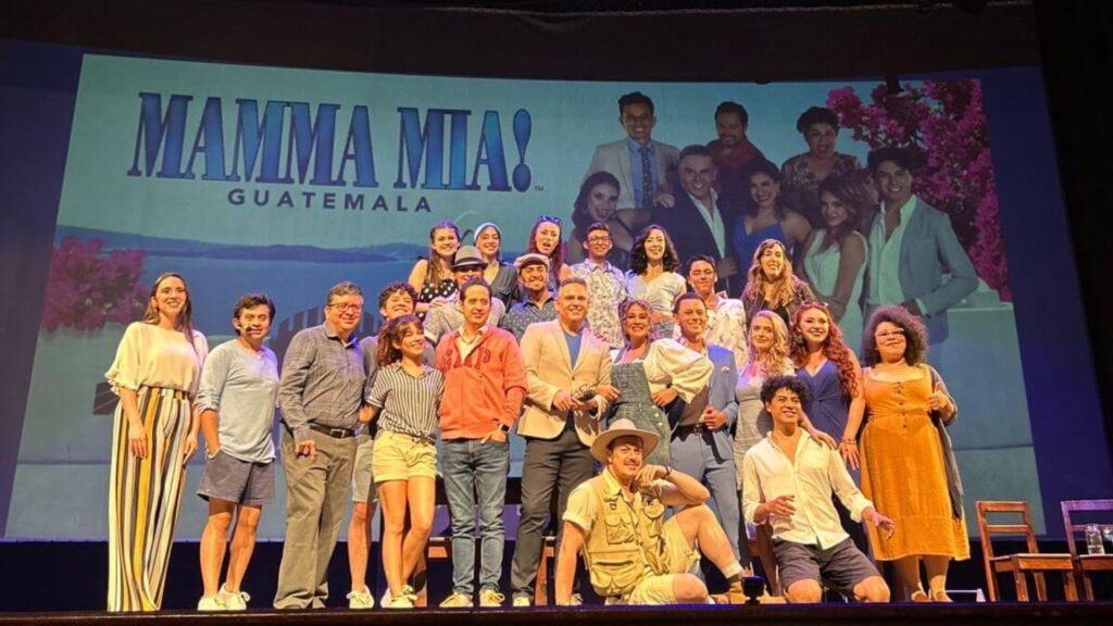Saravandah Producciones presenta “Mamma Mia!”