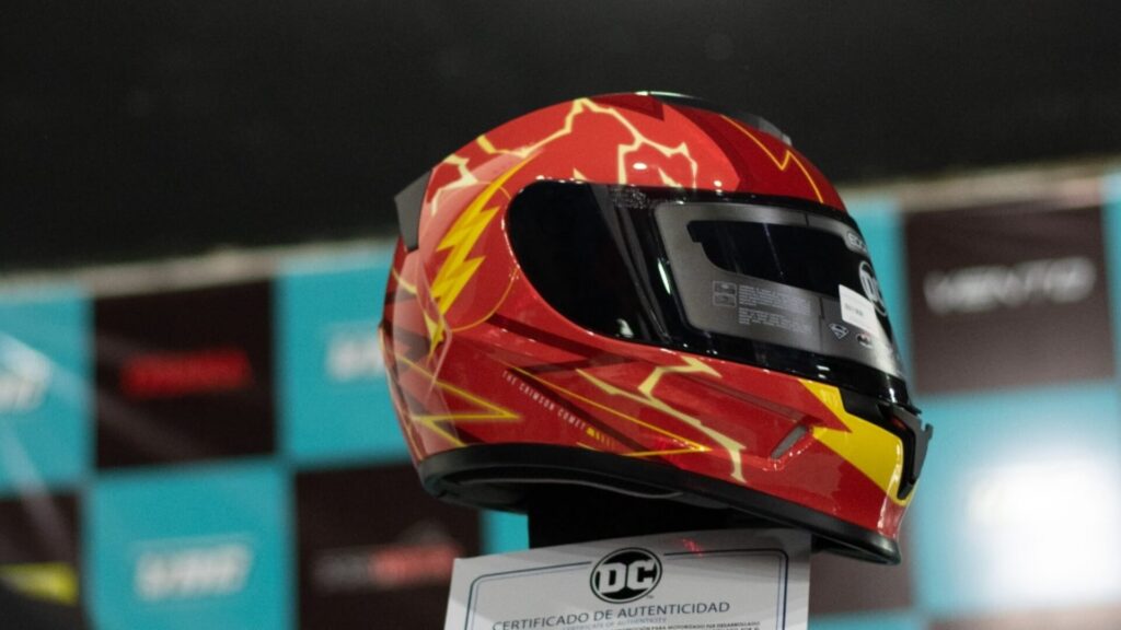 Motoshop VRC presenta la exclusiva colección de cascos DC Comics