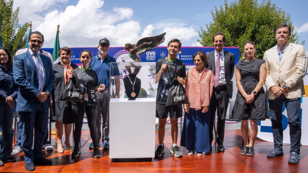 V Carrera UVG Transformando sueños en oportunidades