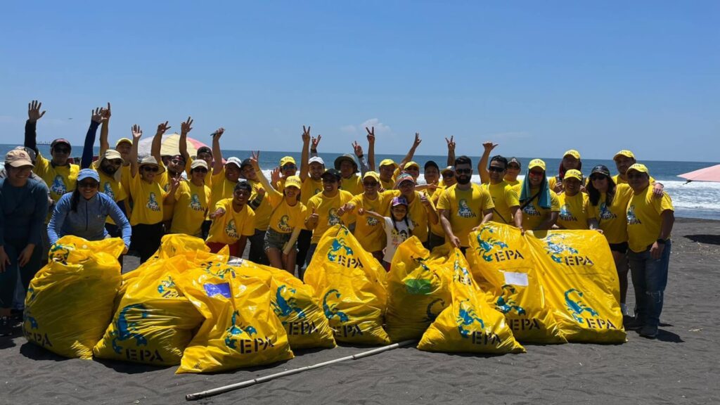 Voluntarios recolectaron residuos en la playa de Puerto San José 