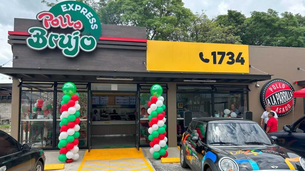 Pollo Brujo transforma la experiencia de comida rápida