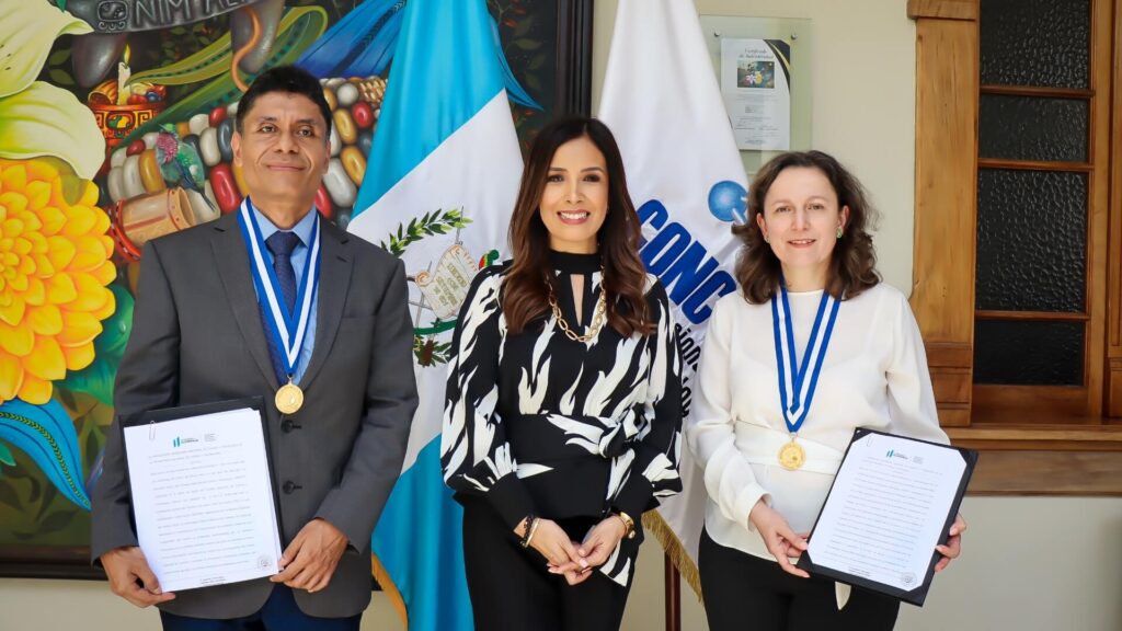 Científicos son reconocidos por su trayectoria con la Medalla de Ciencia y Tecnología