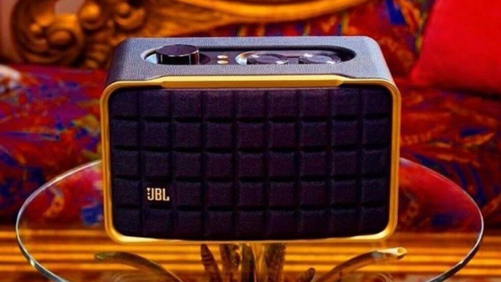 Max te invita a descrubrir la nueva experiencia de sonido de JBL