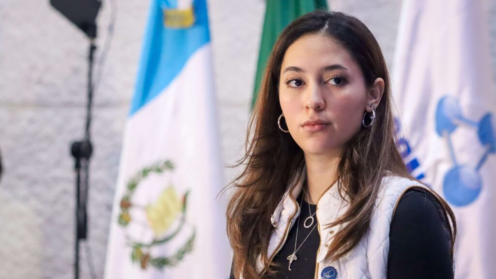 Mujeres inspirando a la próxima generación de científicas