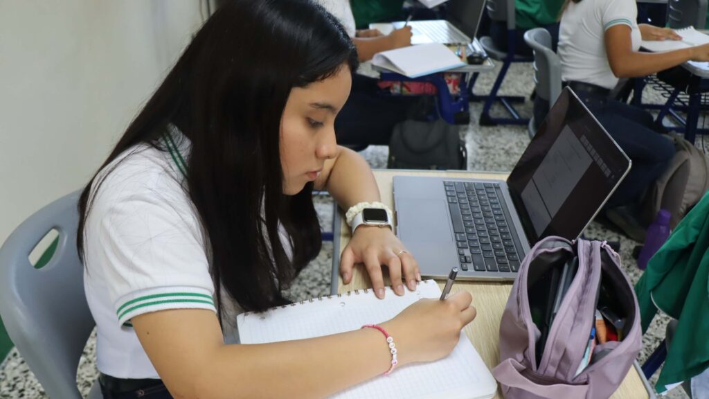 Estudiantes formulan proyecto para elevar aprobación de pruebas de matemática en El Progreso