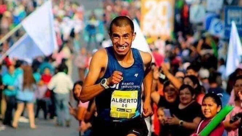 Alberto González clasifica a Juegos Olímpicos e impone nuevo récord