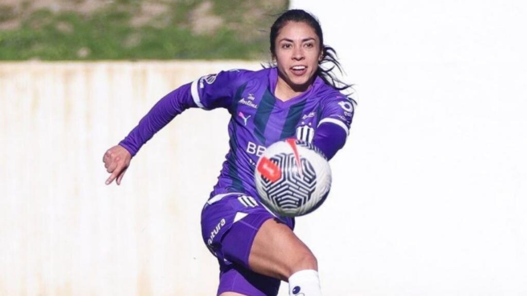 Ana Lucía Martínez debuta con 'las Rayadas' de Monterrey 