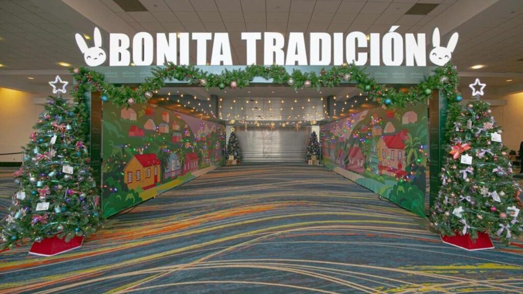 Bad Bunny repartió regalos de Navidad a miles de niños y jóvenes en Puerto Rico