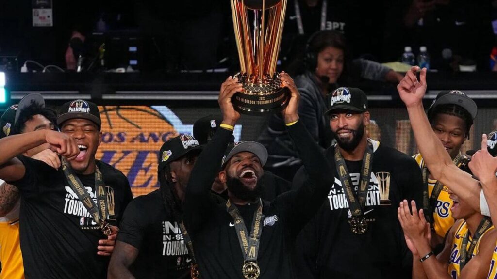 Los Angeles Lakers conquistan Las Vegas