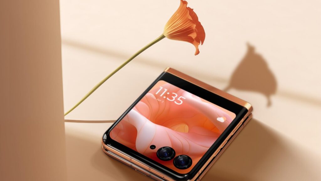 motorola razr y motorola edge, los primeros smartphones en utilizar el Color del Año 2024 de Pantone