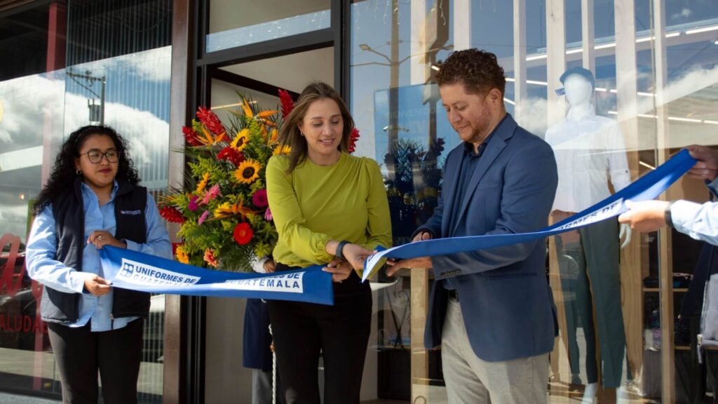 Uniformes de Guatemala inaugura tienda en Interplaza Chimaltenango