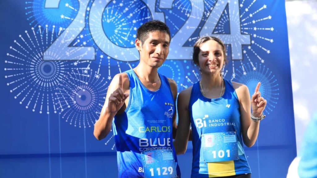 Carrera San Silvestre se viste de de color, emoción y disfraces
