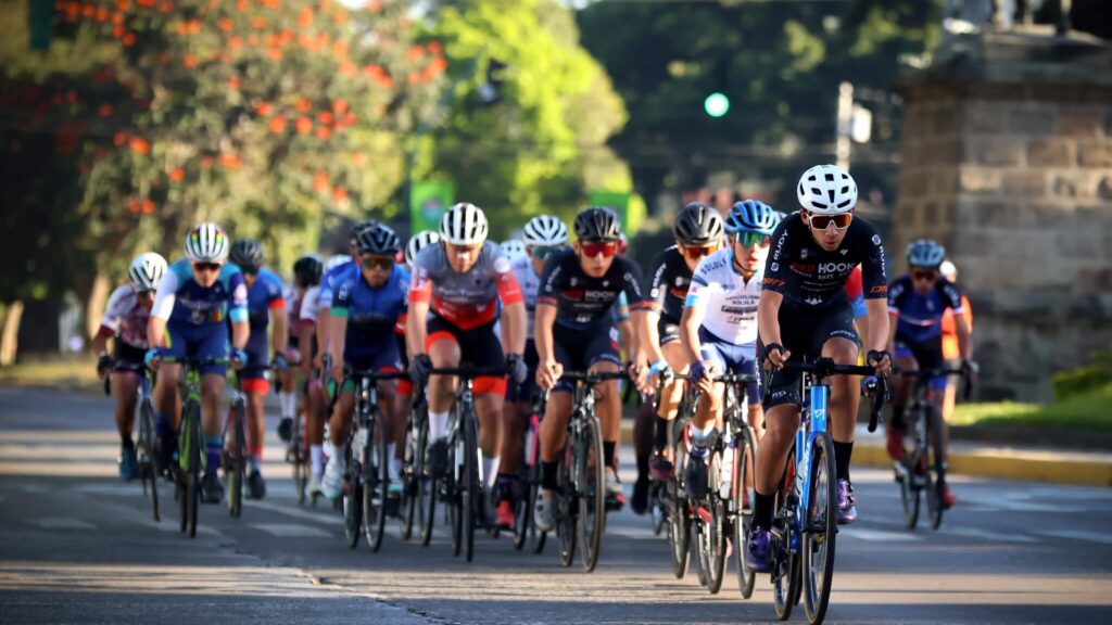 Pedalistas de las modalidades de ruta, montaña y bmx, iniciaron el calendario competitivo