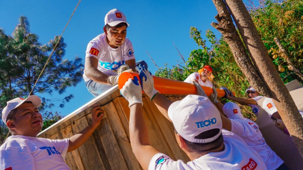 McDonald's y TECHO construyen viviendas en Guatemala