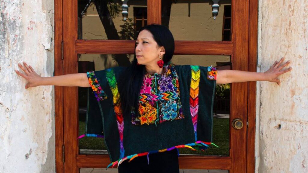 Animazul y la artista Rosana Lagos colaboran para crear una obra de arte única