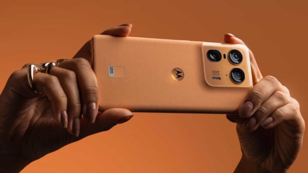 Motorola presenta los primeros smartphones del mundo con cámara y pantalla Pantone™ Validated