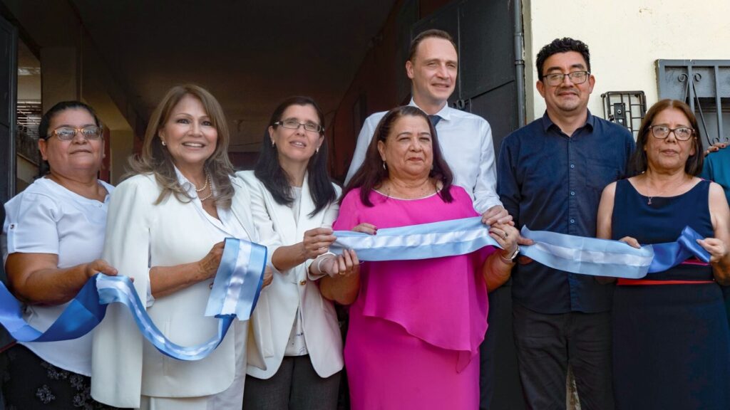 ONU Mujeres, Red HOSAGUA y CBC abren centro digital para mujeres