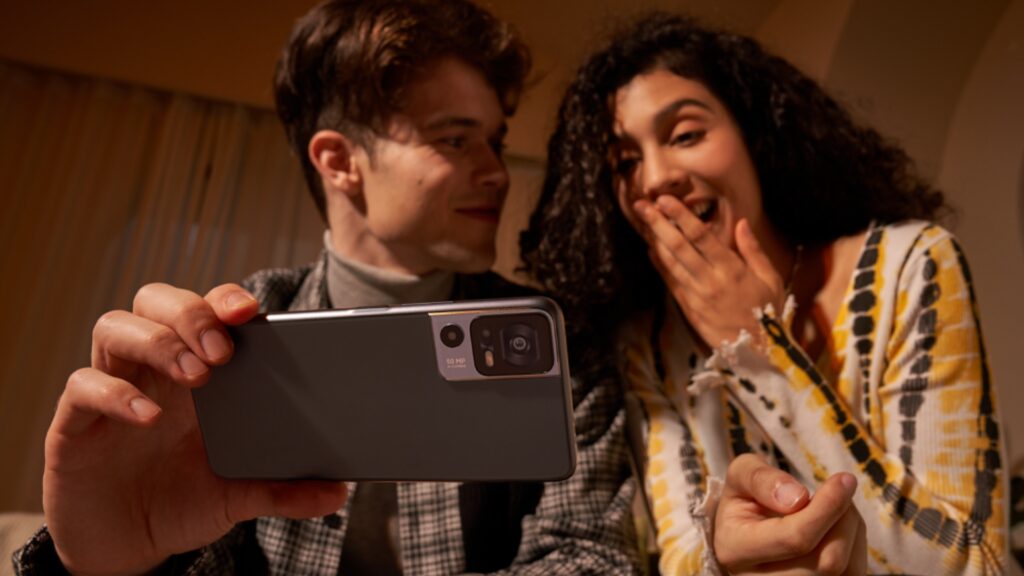 Vive una experiencia cinemática con el TCL 40 SE