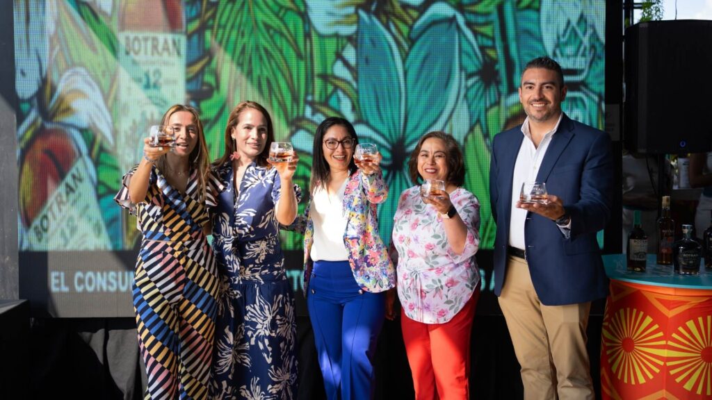 Ron Botran presenta “Capture the Color of Life” su Campaña Global