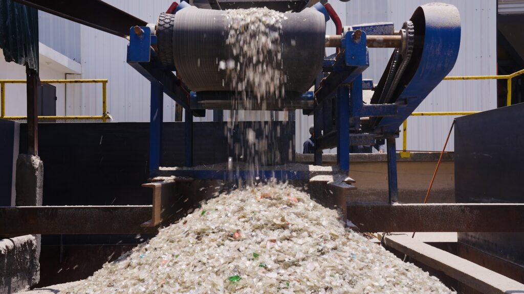 Guatemaltecos, consolidan hábito del reciclaje de vidrio en el 2023 