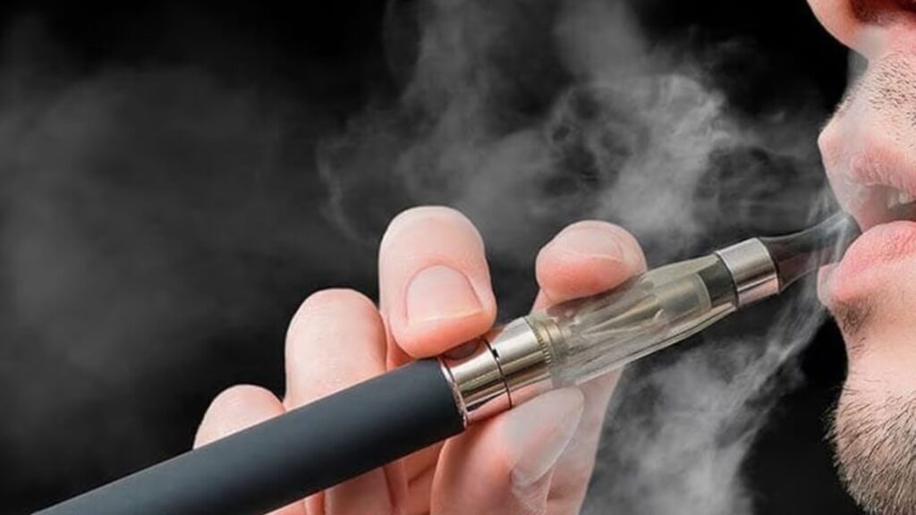 La OMS y la OPS recomiendan regular los cigarros electrónicos