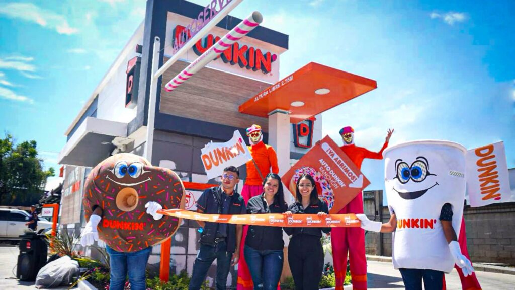 Dunkin’ inaugura su tienda #30 en Guatemala con el primer modelo 100% autoservicio