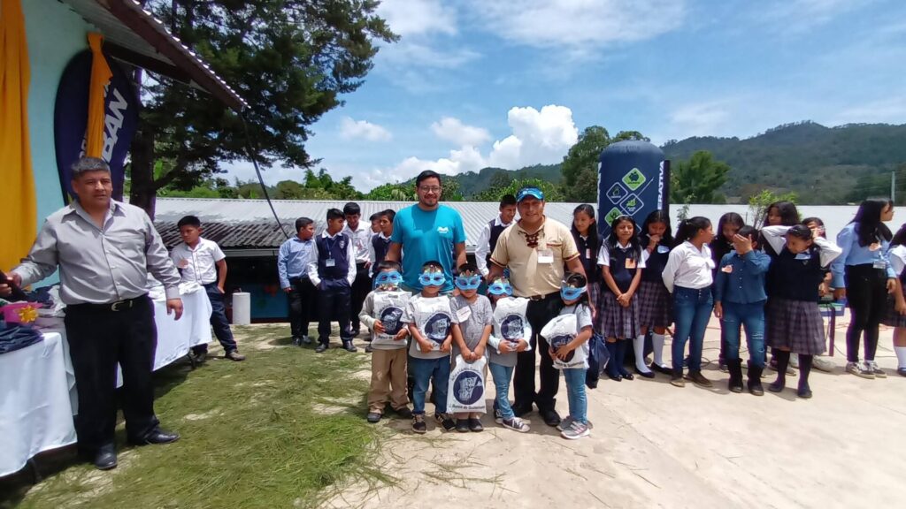 La Fundación Miguel Torrebiarte Sohanin continua fortaleciendo la educación y salud en Cobán