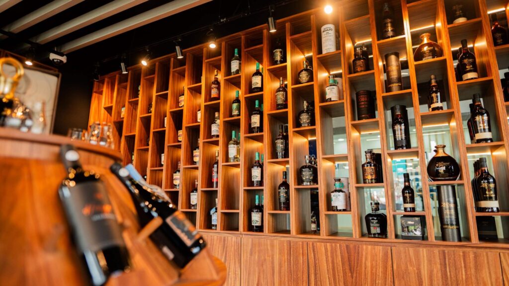 Inauguran nueva Casa del Ron en Antigua Guatemala