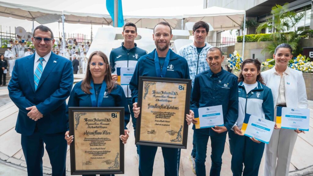 Banco Industrial reconoce a medallistas olímpicos a través de su Programa Cívico Permanente