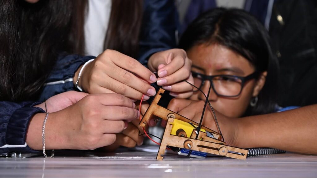 Inauguran el primer Club de Ciencias en Cobán