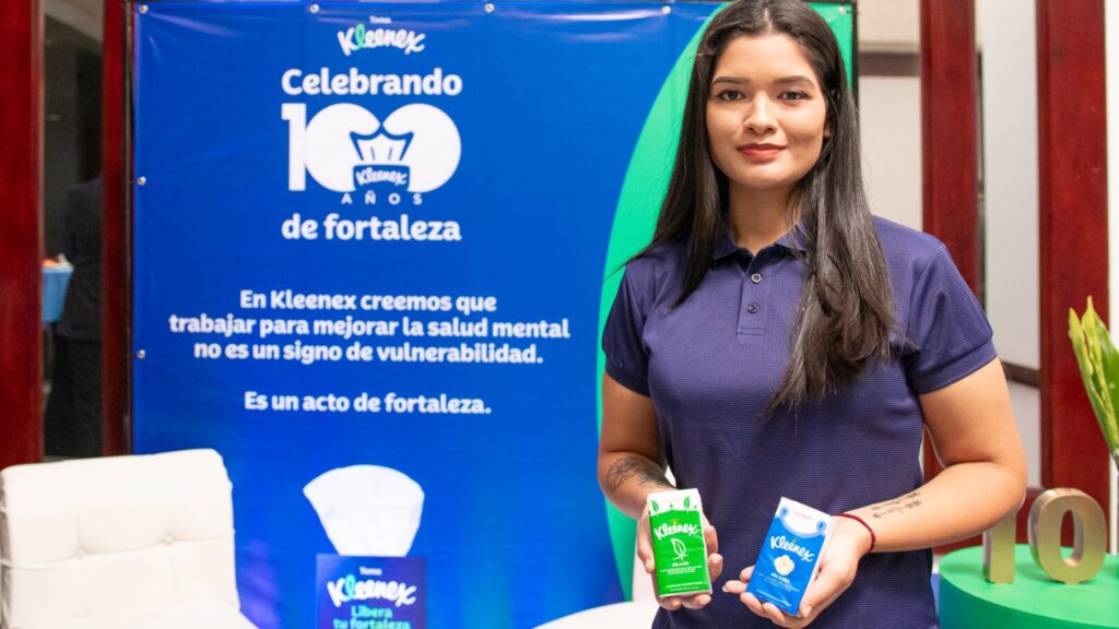 Kleenex® derriba estigmas de salud mental con una campaña en conmemoración de su centenario 