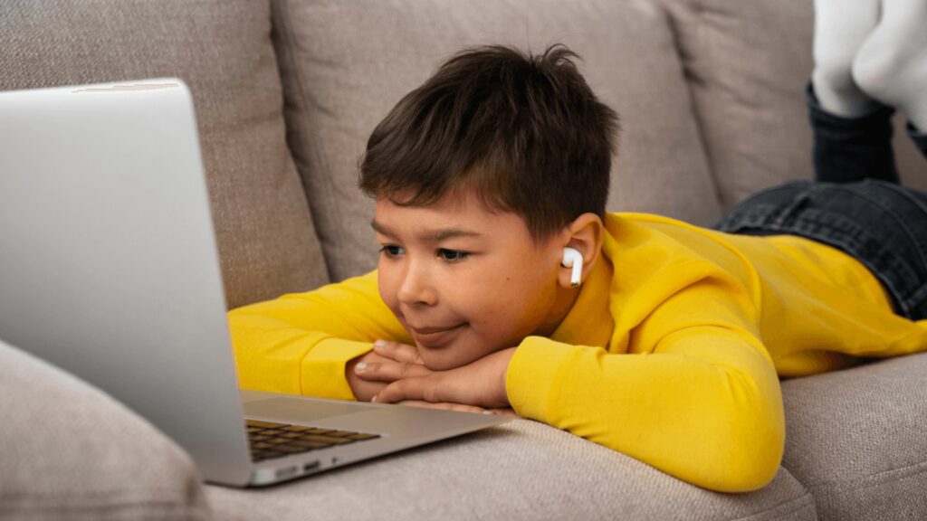 ¿Cómo garantizar una navegación digital más segura para niños y adolescentes?