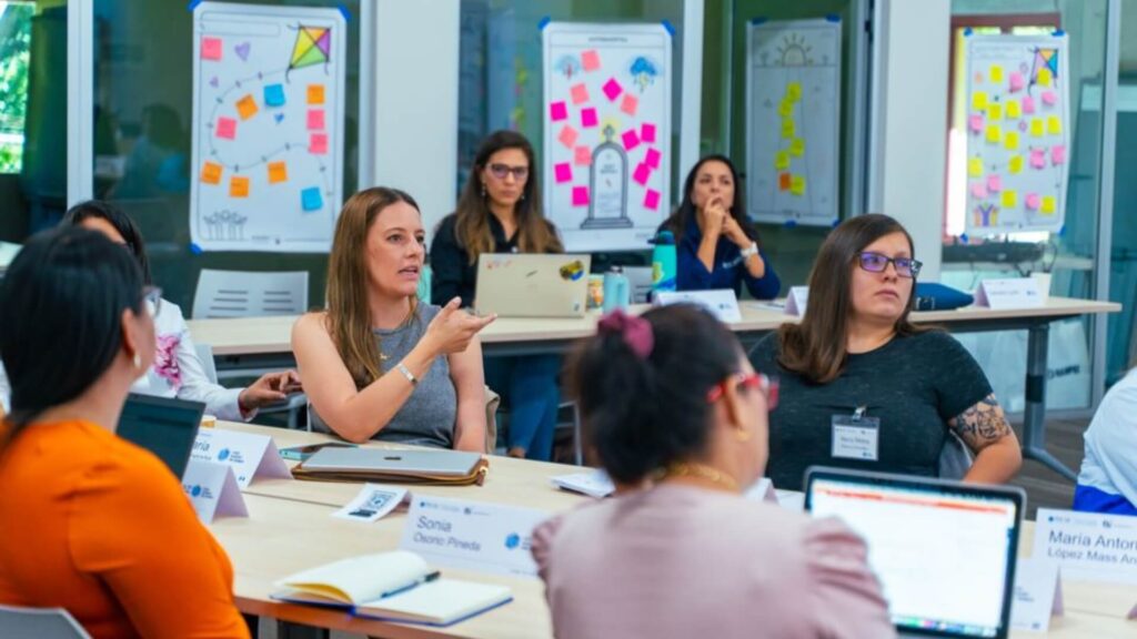 Nuevas empresarias en 5 países podrán cursar el programa LEADS Academy for Women gracias a Banco Industrial
