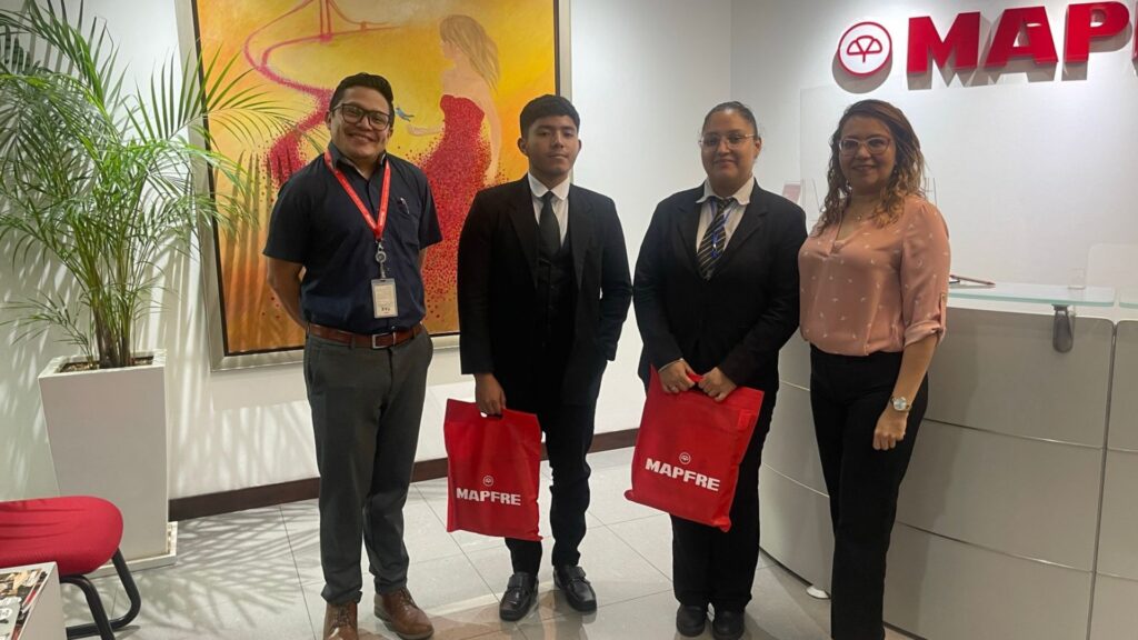 “Socios por un día”, programa que Fundación MAPFRE colabora con Junior Achievement