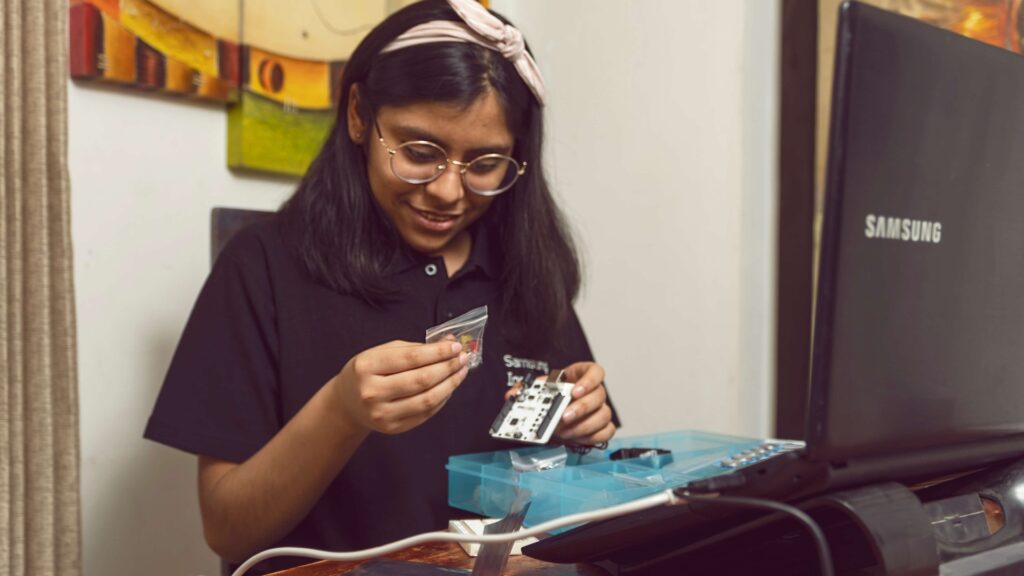Programas educativos de Samsung incentivan el acceso a la tecnología en niñas y jóvenes