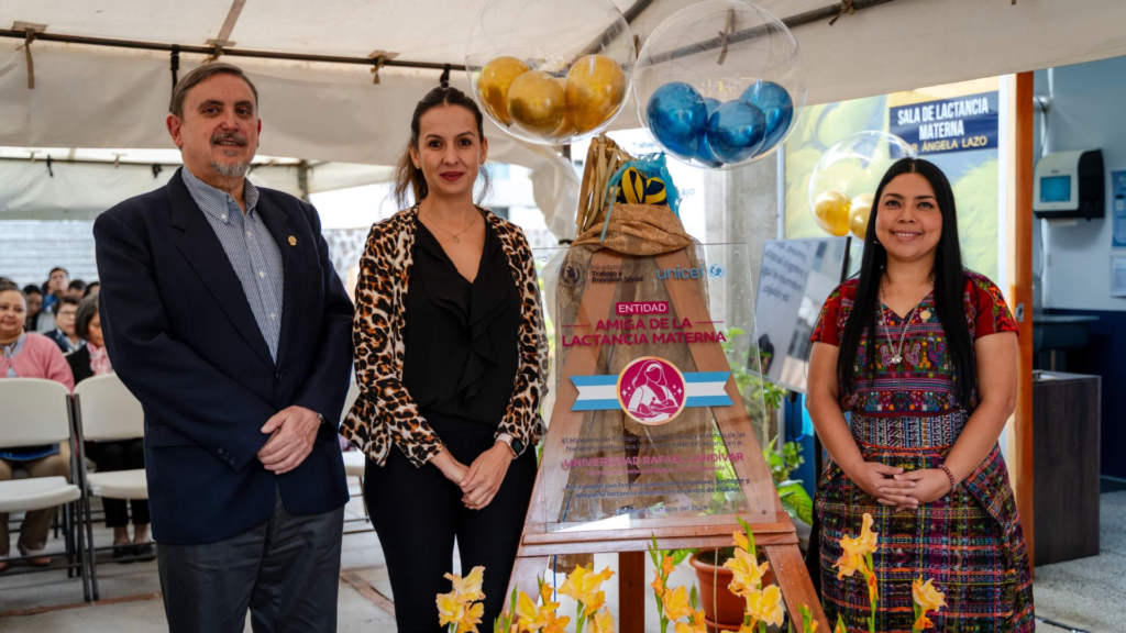 Landívar recibe certificación de Espacio Amigo de la Lactancia Materna